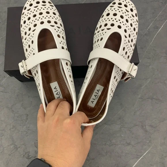 Women's White Cutout Mary Jane Shoes - Picture 5 of 6